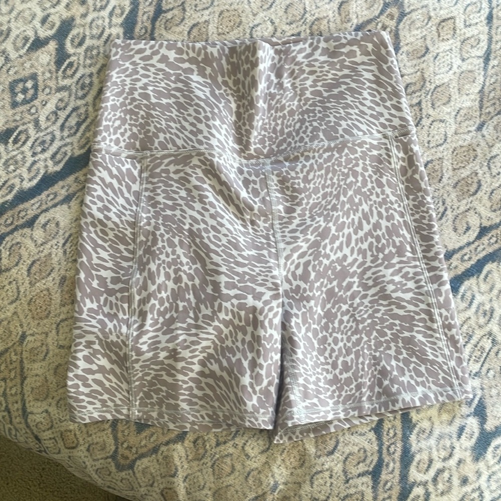 Vuori bike shorts
